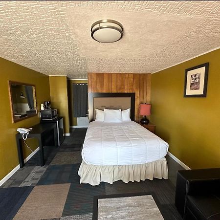 Motel Nicholas Оумак Екстериор снимка