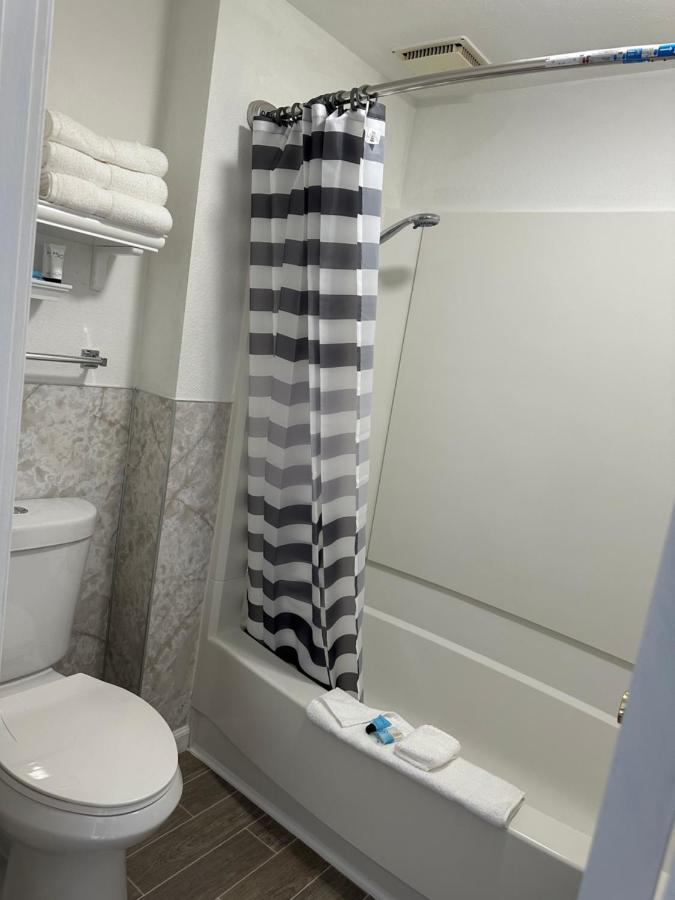 Motel Nicholas Оумак Екстериор снимка