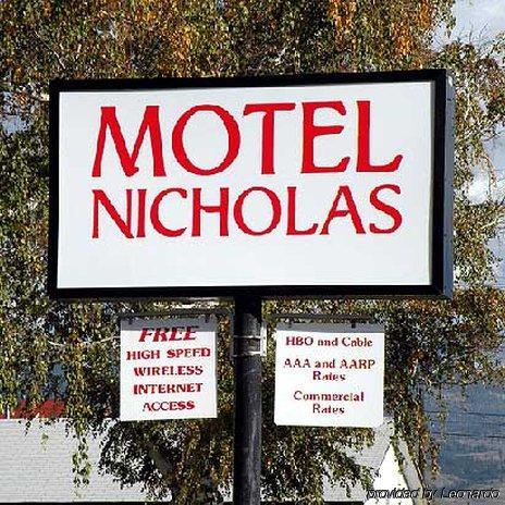 Motel Nicholas Оумак Екстериор снимка