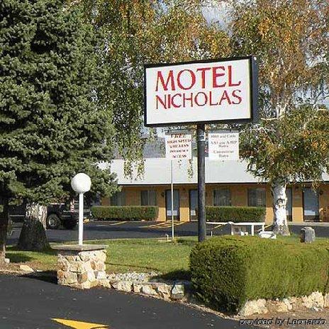 Motel Nicholas Оумак Екстериор снимка