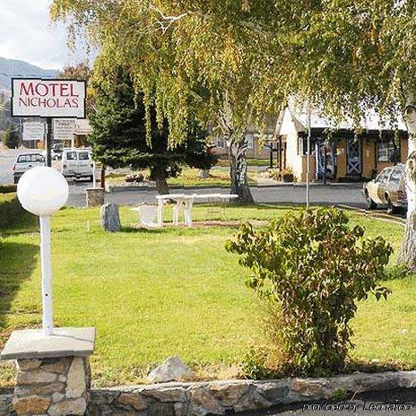 Motel Nicholas Оумак Екстериор снимка